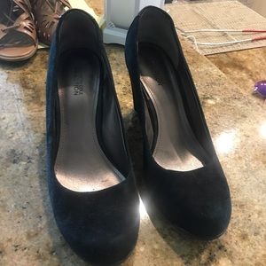 Kenneth Cole Reaction wedge.